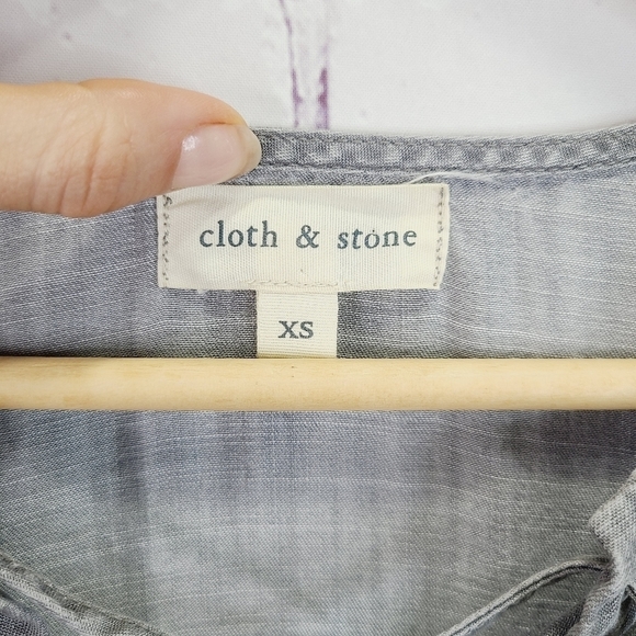 Anthro. Cloth & Stone Lace Up Top - Picture 4 of 9